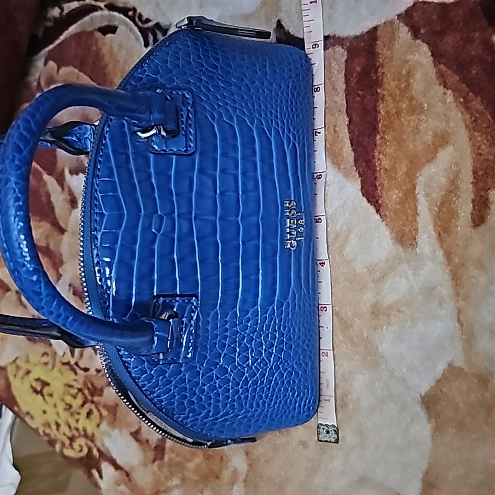 GUESS PURSE - Picture 3 of 4